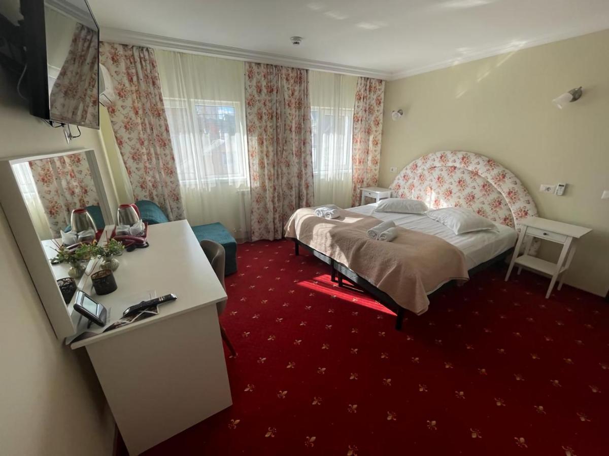 Casa Bucovineana Hotel Suceava Ngoại thất bức ảnh