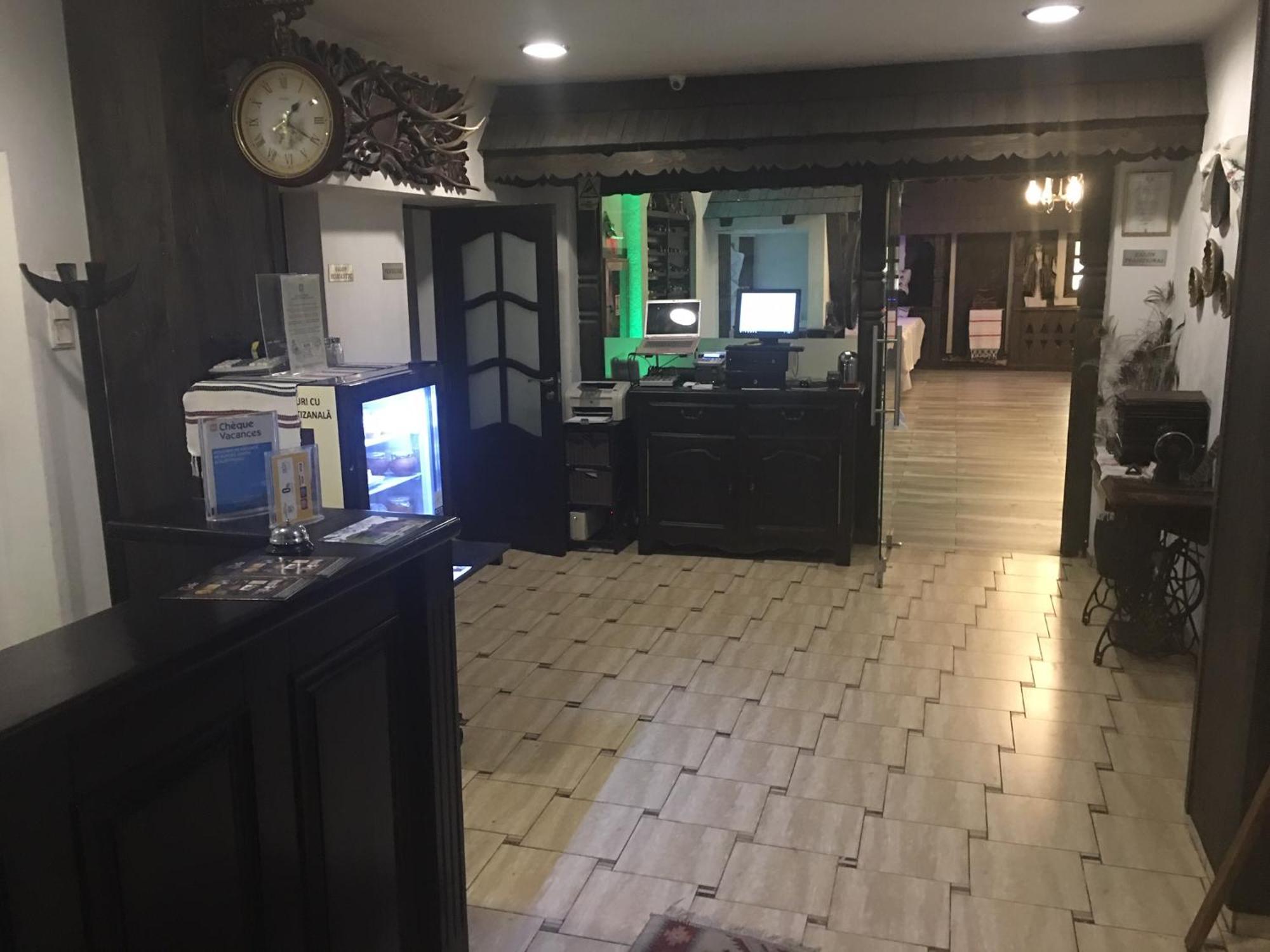 Casa Bucovineana Hotel Suceava Ngoại thất bức ảnh