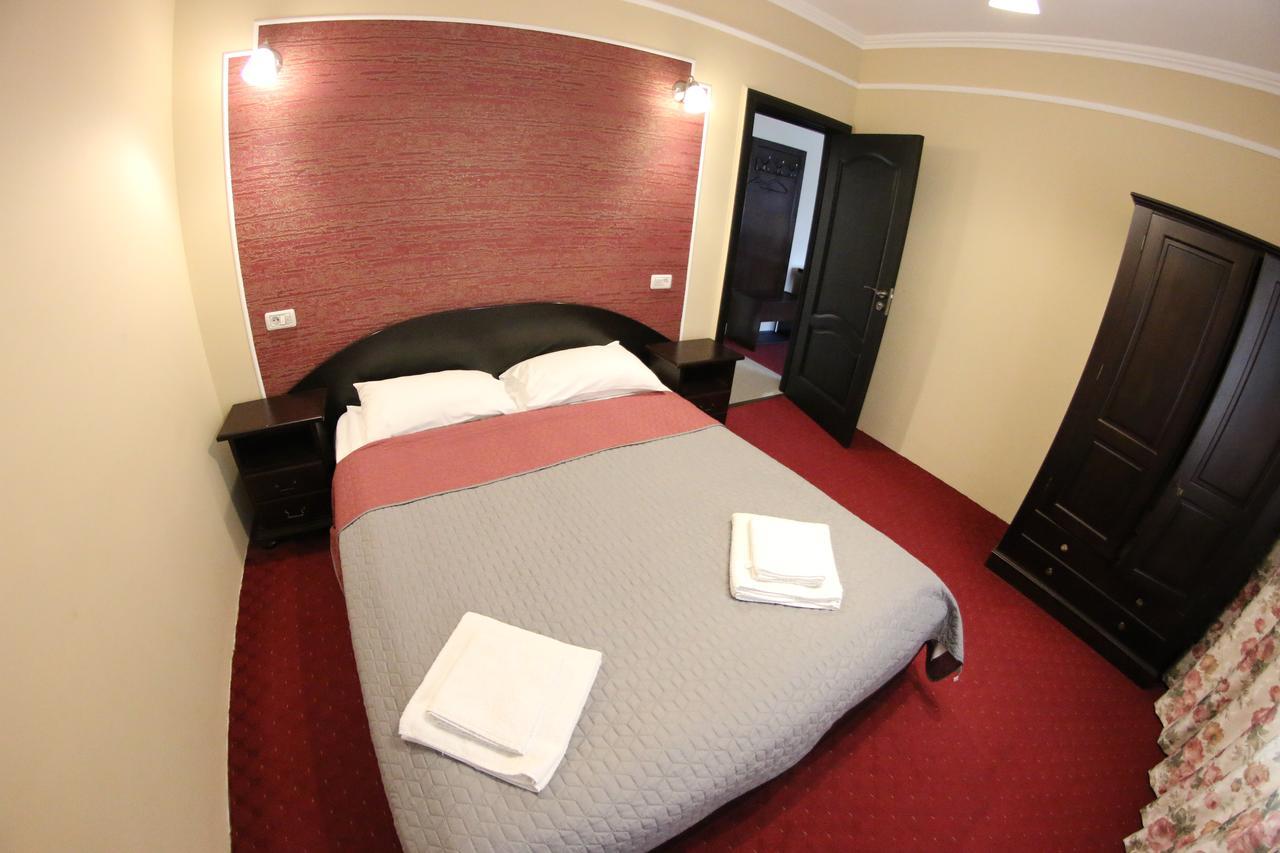 Casa Bucovineana Hotel Suceava Ngoại thất bức ảnh
