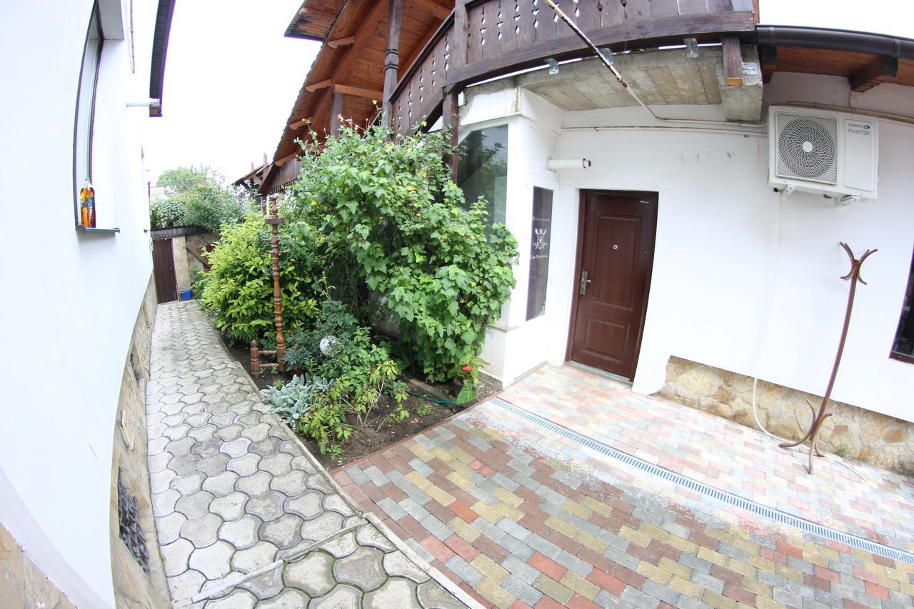 Casa Bucovineana Hotel Suceava Ngoại thất bức ảnh