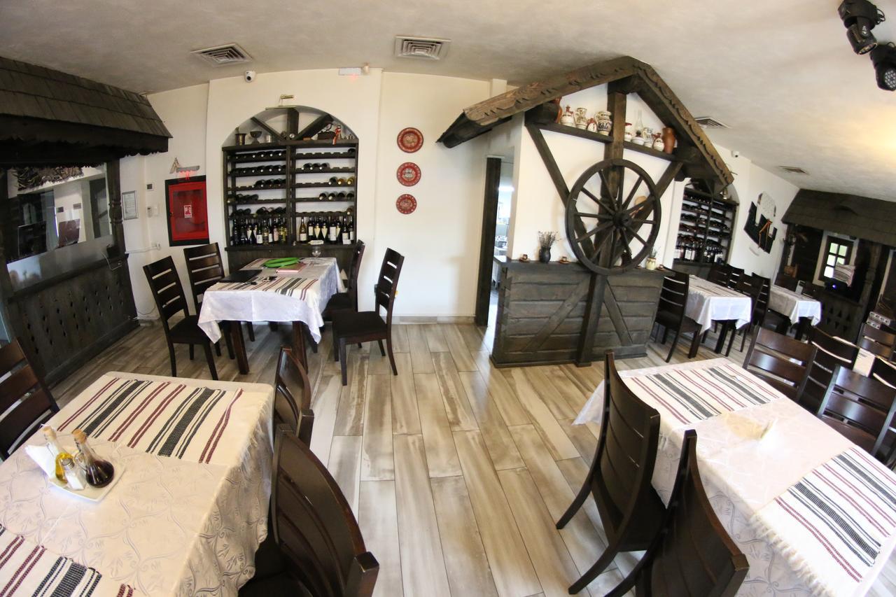 Casa Bucovineana Hotel Suceava Ngoại thất bức ảnh