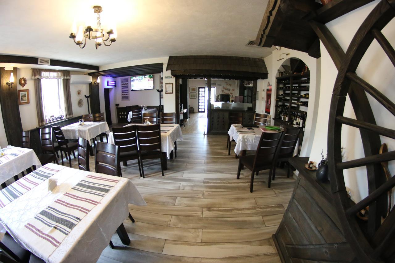 Casa Bucovineana Hotel Suceava Ngoại thất bức ảnh