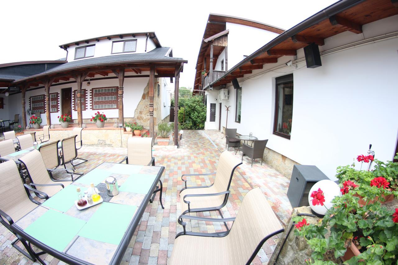 Casa Bucovineana Hotel Suceava Ngoại thất bức ảnh